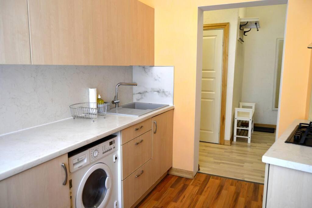 Spacious Old Town Family Peachy 2 Bedrooms Apartment, Nearby The Riga Presidential Castle Exterior foto